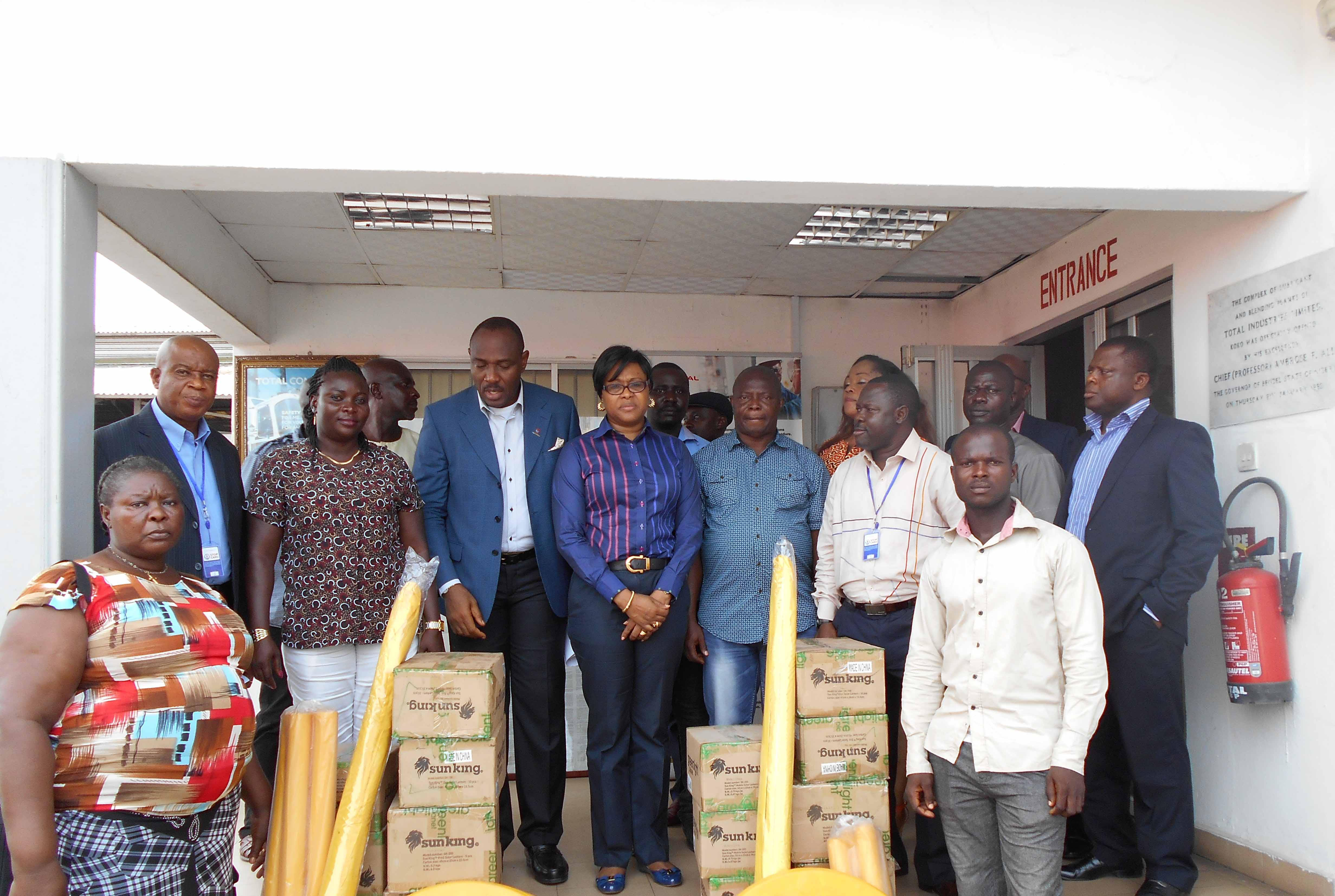 Total Nigeria Plc Management with beneficiaries of its newly launched AWANGO RESELLERS SME PROGRAM