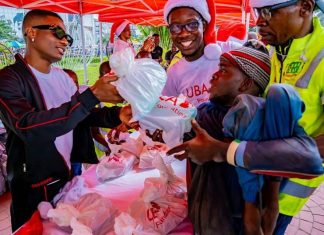 Uzoka, Wizkid Give Back To Thousands At The UBA Foundation Food Bank-marketingspace.com.ng