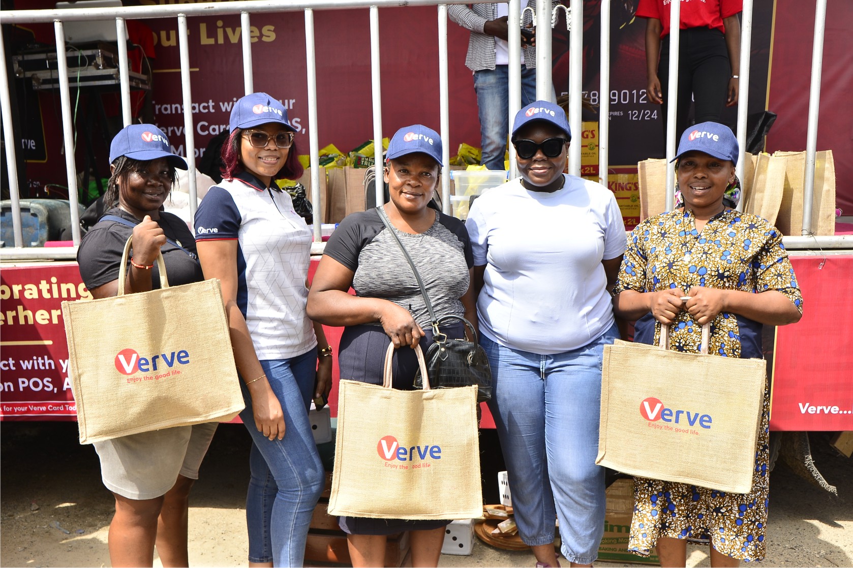 Verve Card Commemorates Mother’s Day, Distributes Free Food Items To Customers-marketingspace.com.ng